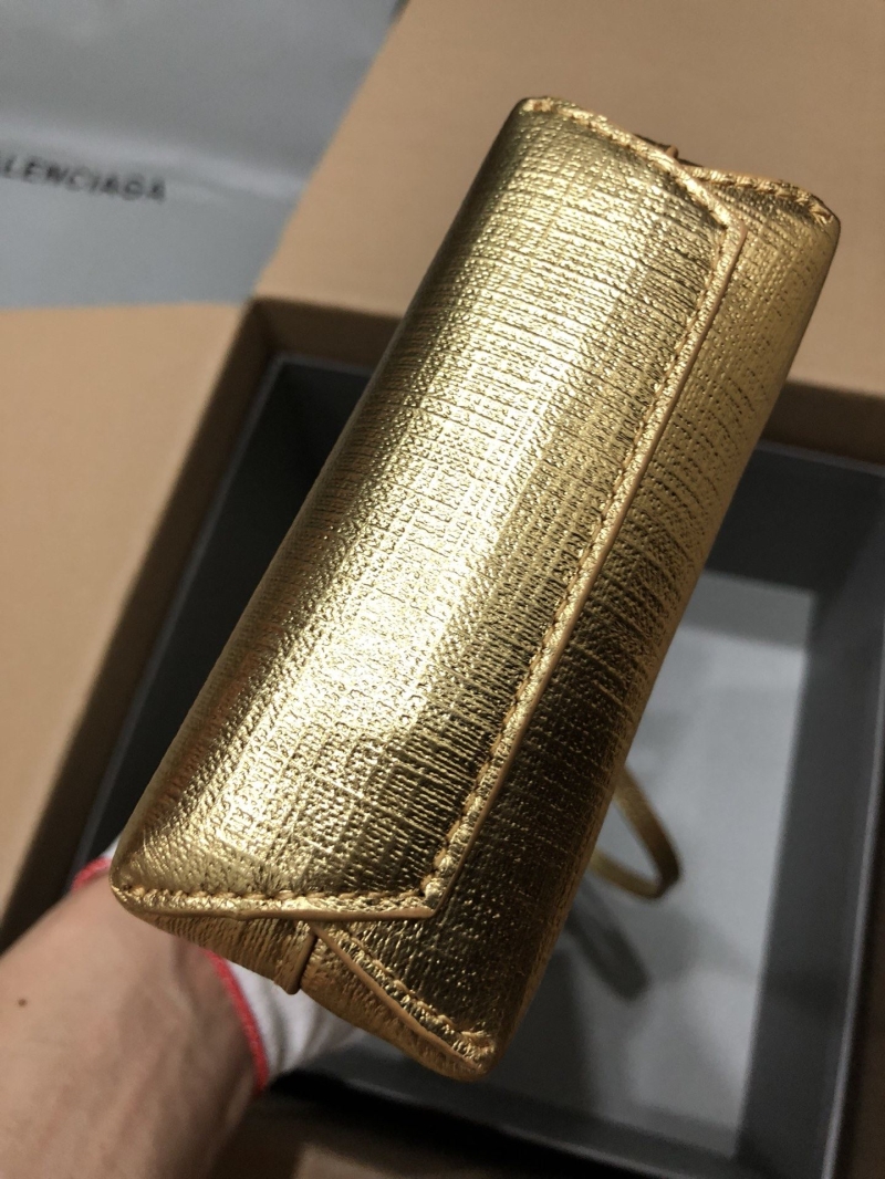 Ba1en*iaga shopping bags